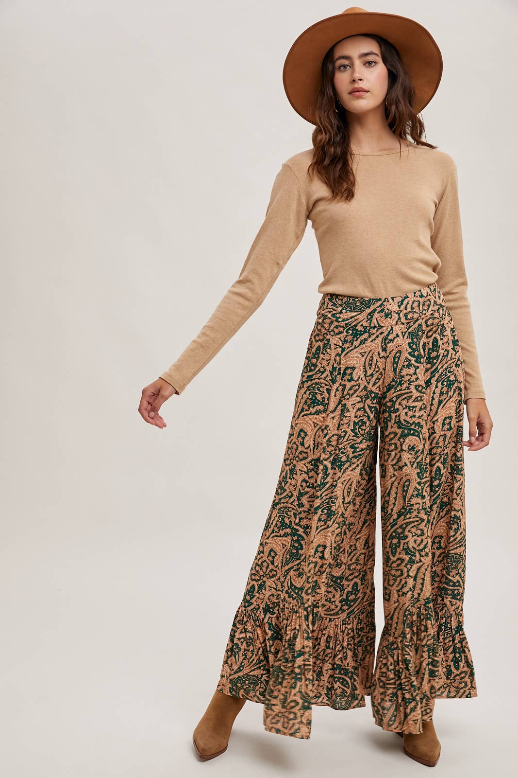 PAISLEY PRINT WIDE RUFFLED PANTS