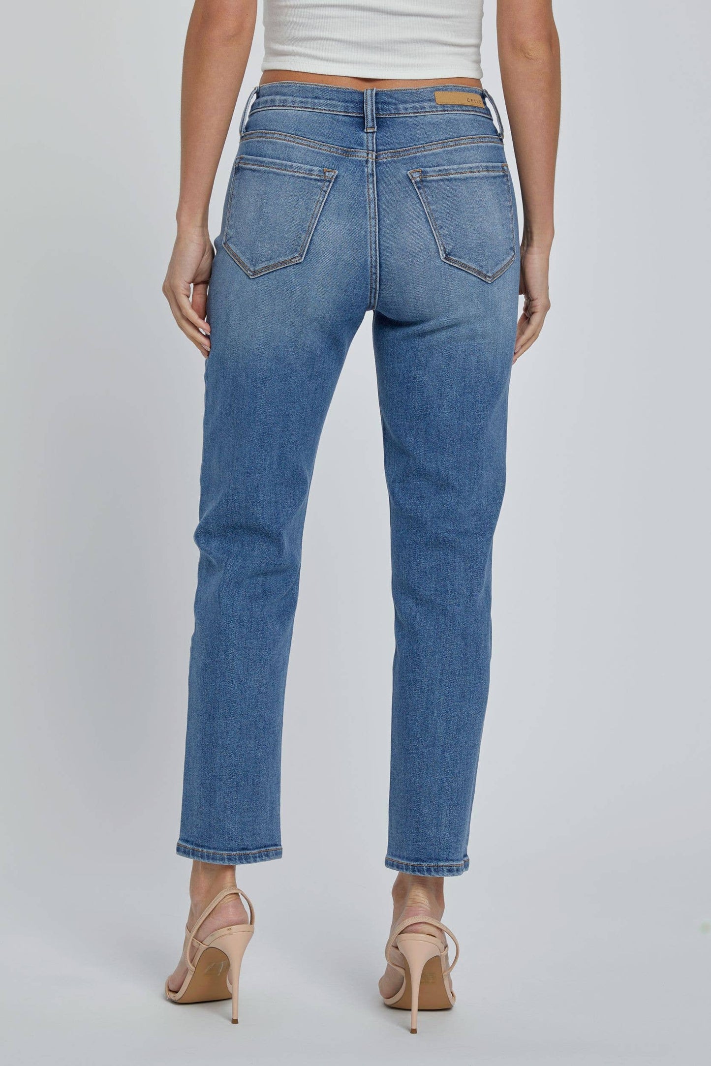 WV18977M-M Classic denim High Rise Mom Jean