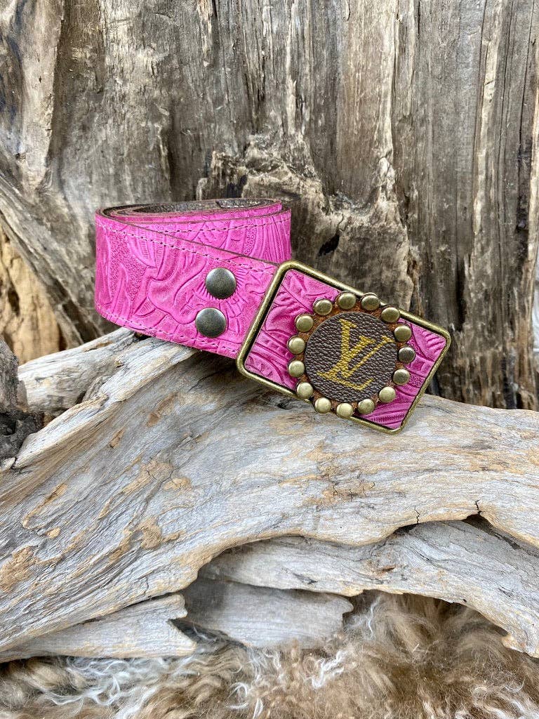 BUCKLE UP PINK