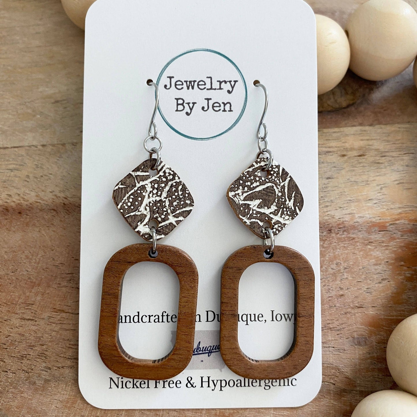 Cream & Brown Tooled Diamond
