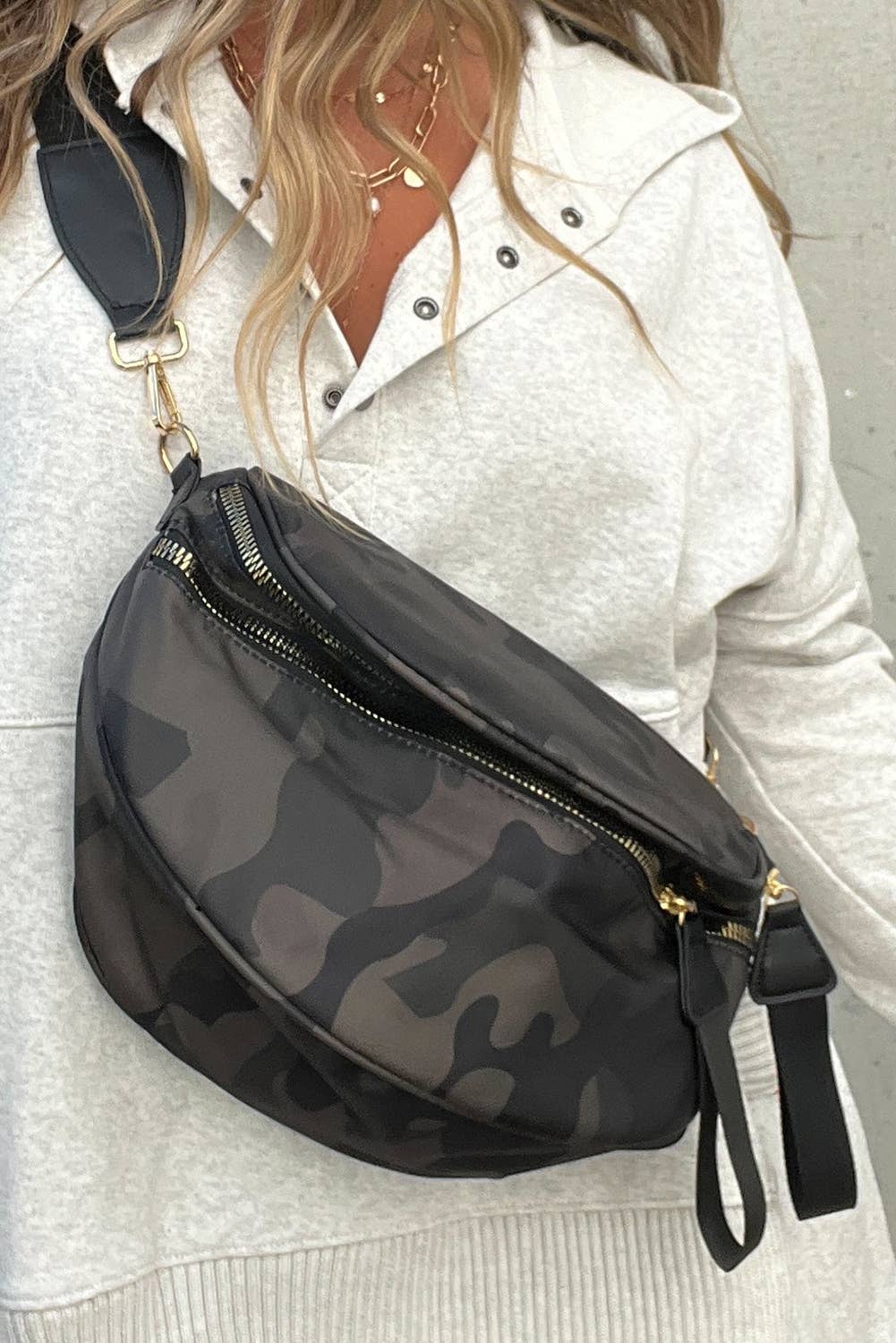 Camo / Polka Dot Print Gold Chain Strap Zipper Crossbody Bag