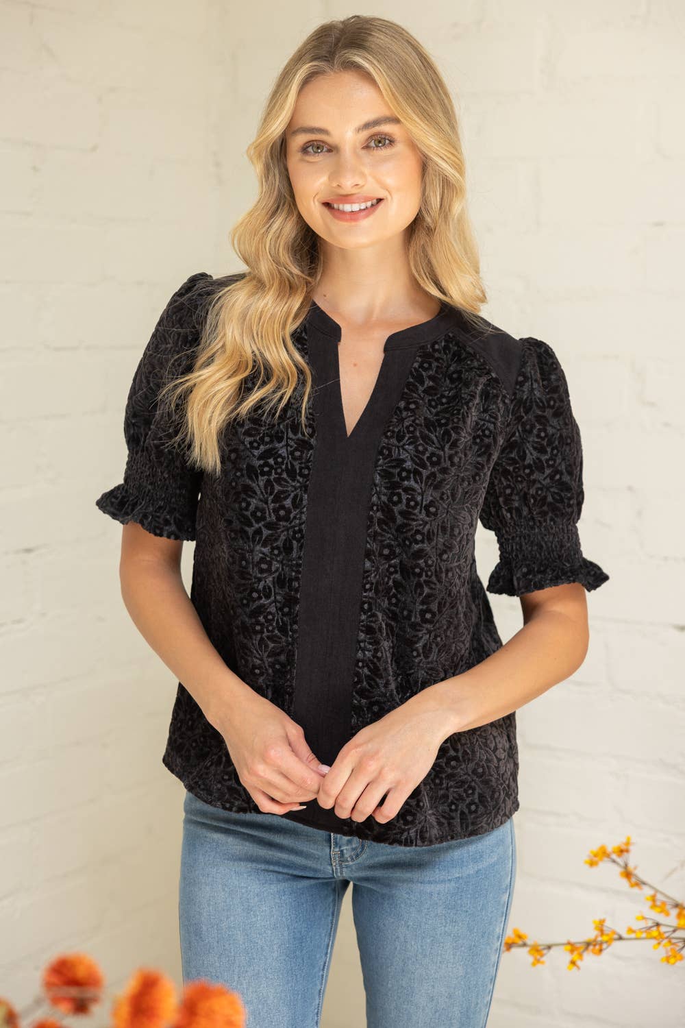Blk Velvet Smocked Short Puff Sleeve Top