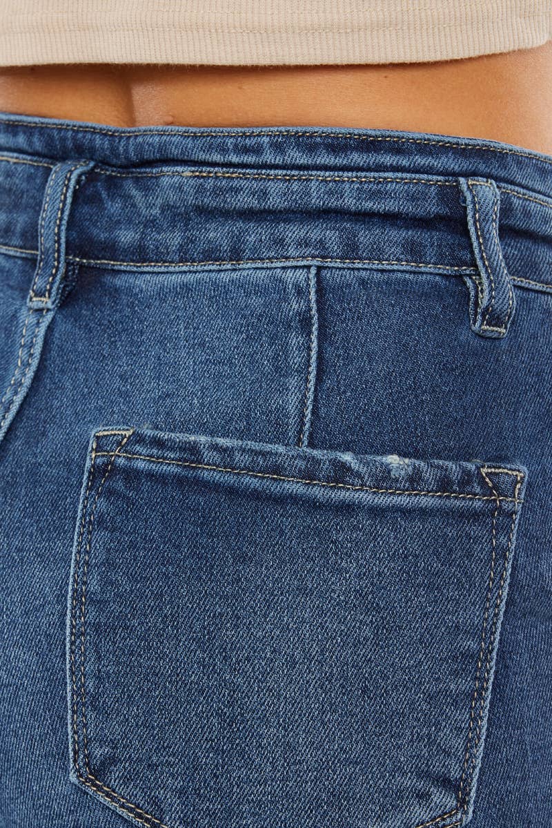 HIGH RISE FRAYED HEM ZIP FLY DENIM SHORTS