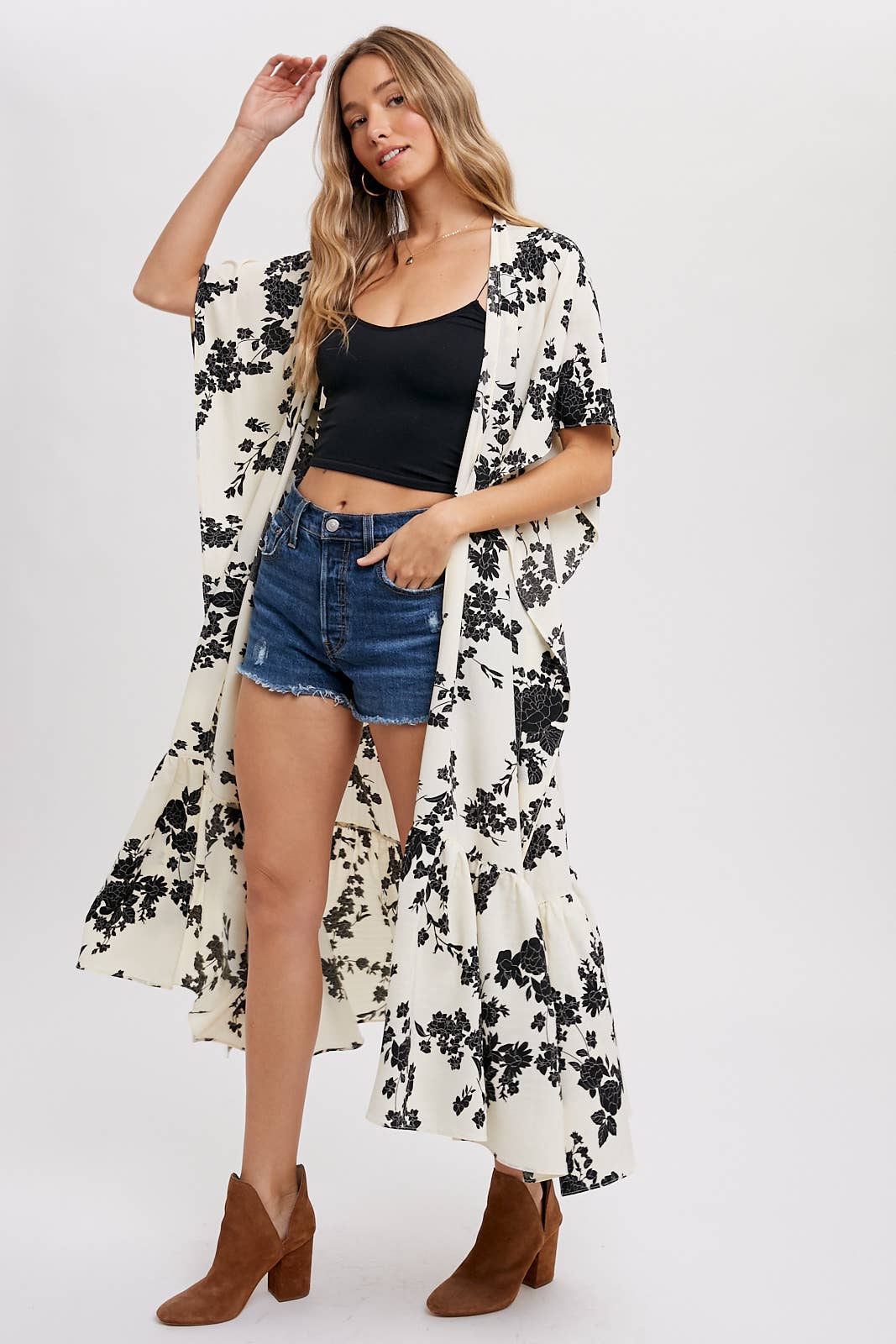 FLORAL BLK AND WHITE KIMONO