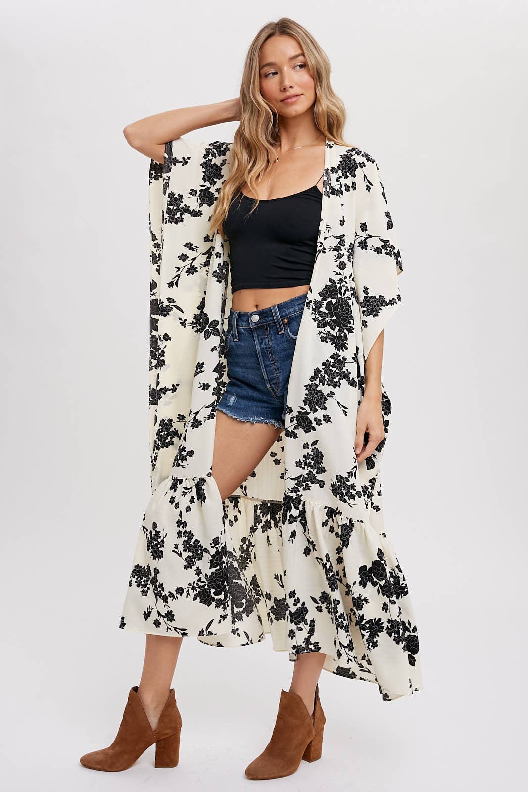 FLORAL BLK AND WHITE KIMONO