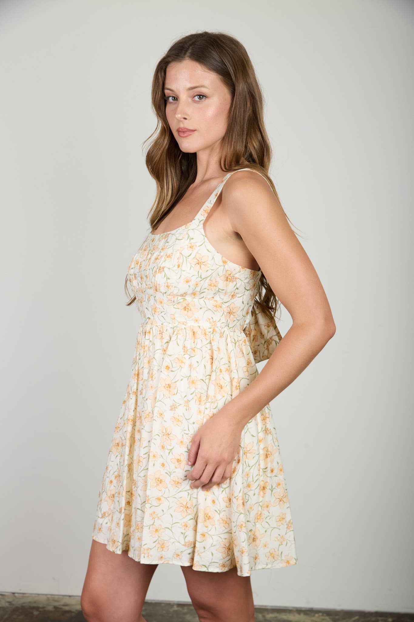FLORAL GATHERED BACK TIE SLEEVELESS MINI DRESS