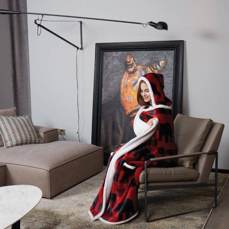 "Buffalo Bear Plaid Red" hooded throw