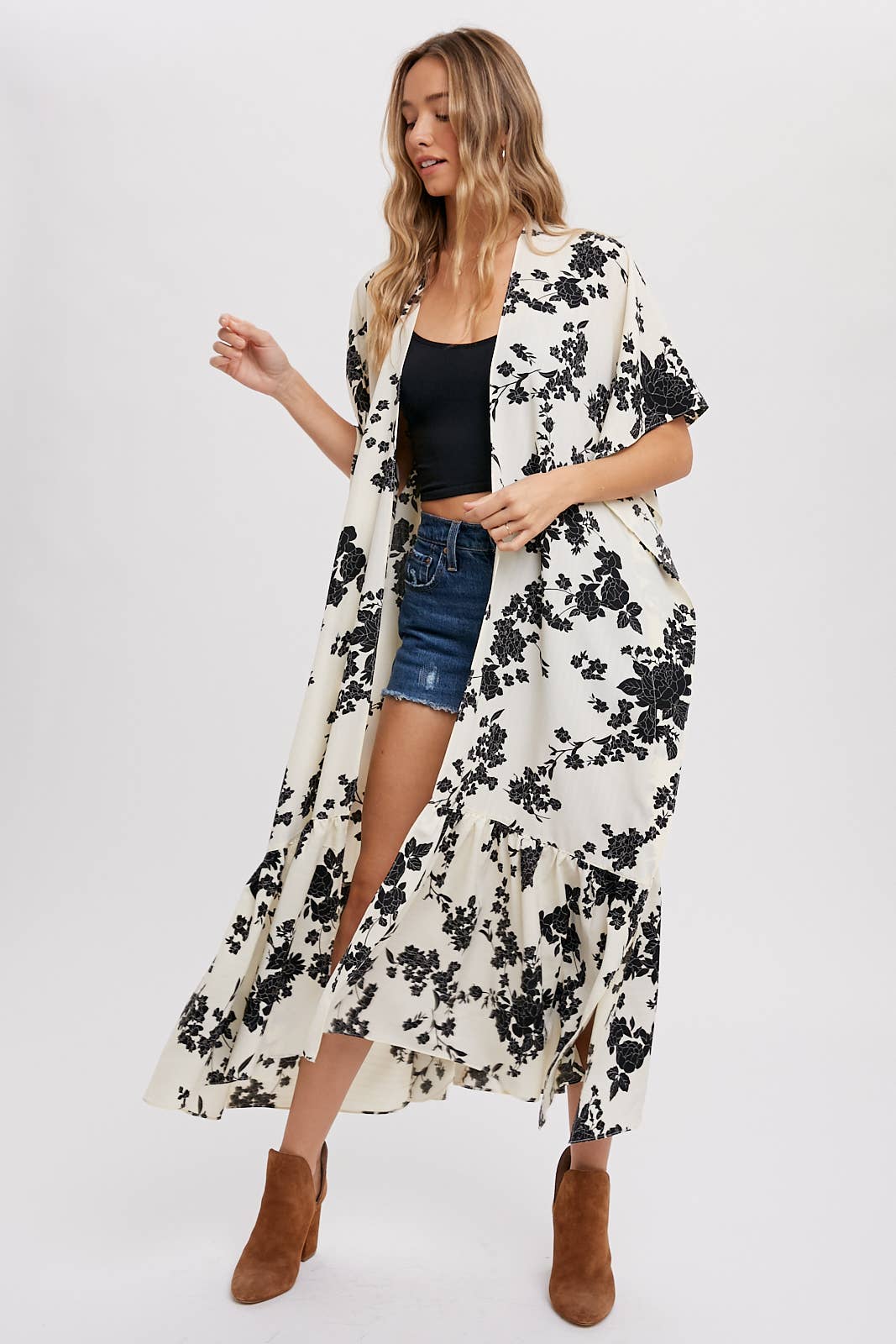 FLORAL BLK AND WHITE KIMONO