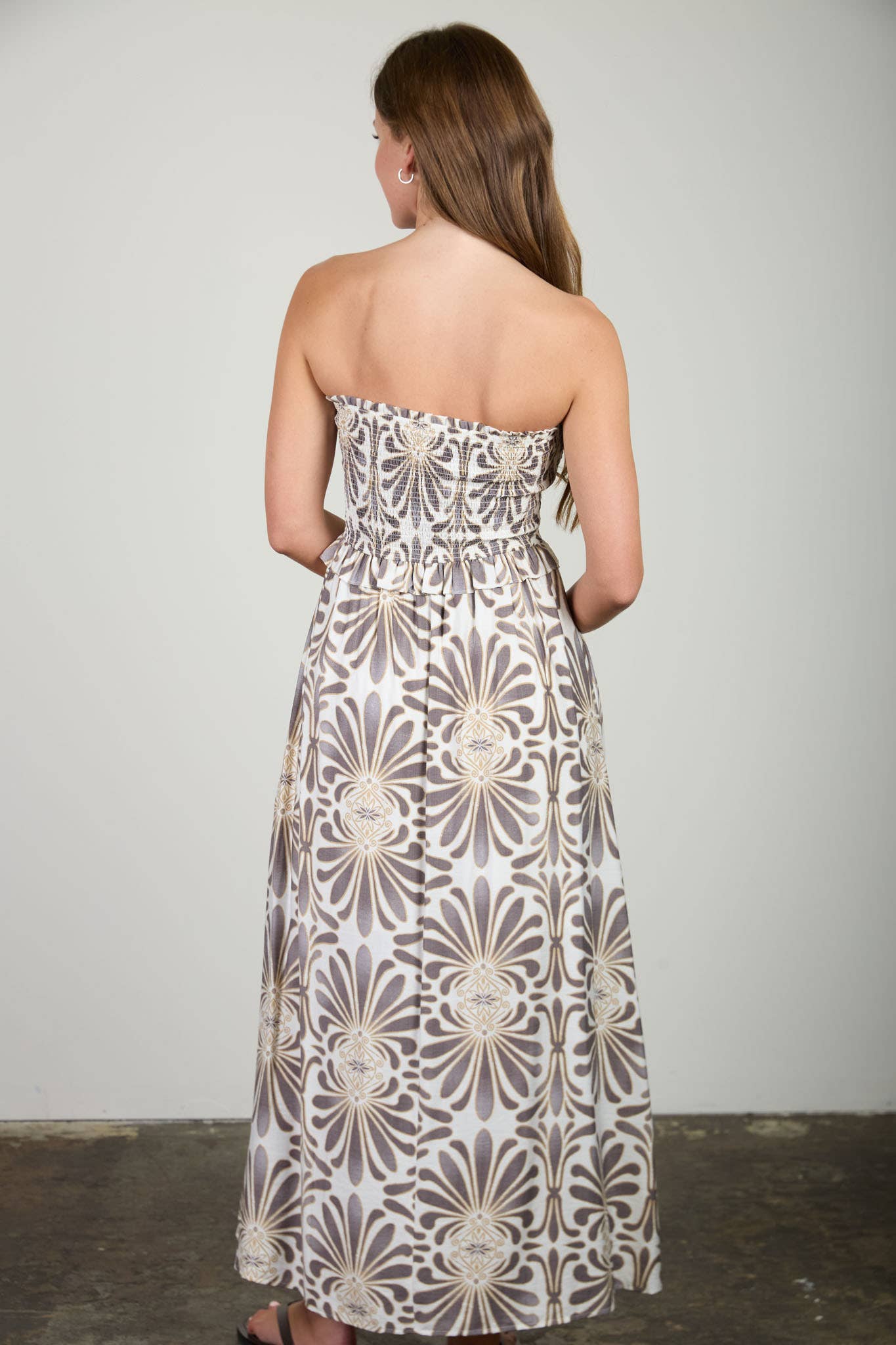 STRAPLESS SMOCKED MIDI SUNDRESS