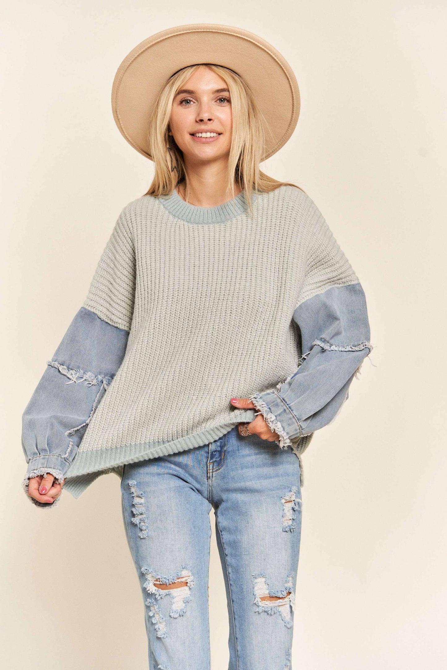FRAYED DENIM SLEEVE SWEATER