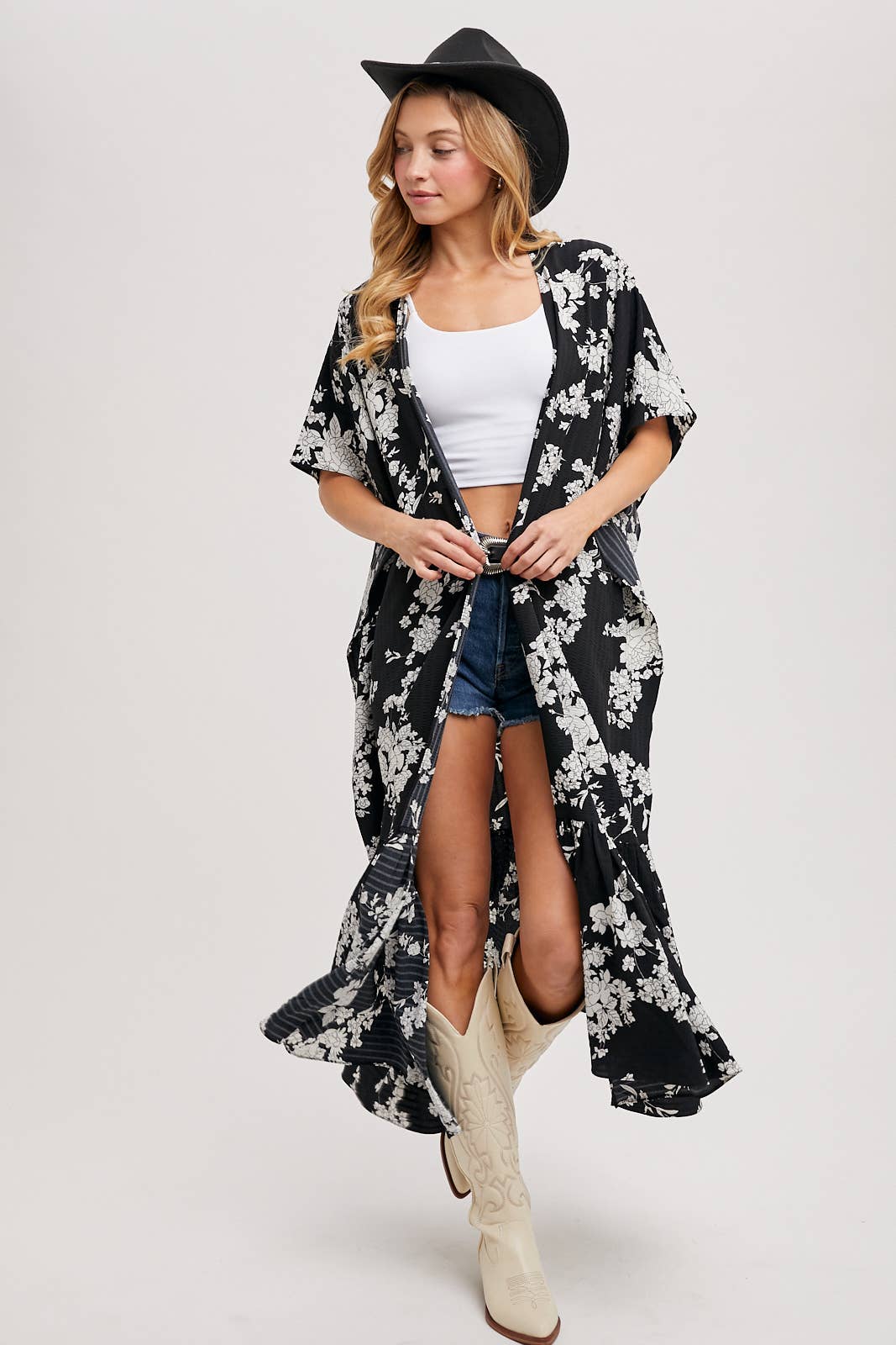 FLORAL BLK AND WHITE KIMONO