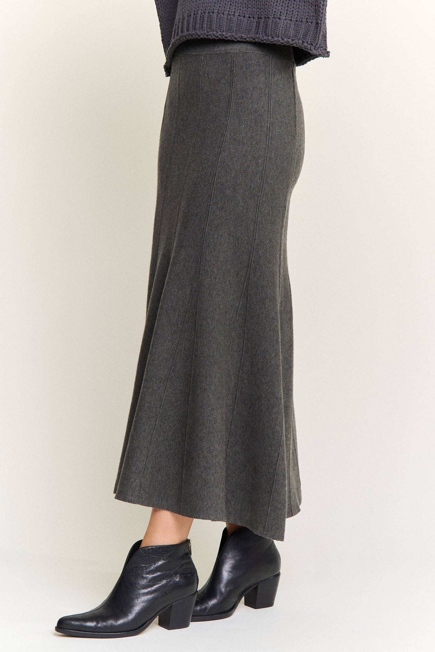 RIBBED KNIT  MIDI SKIRT