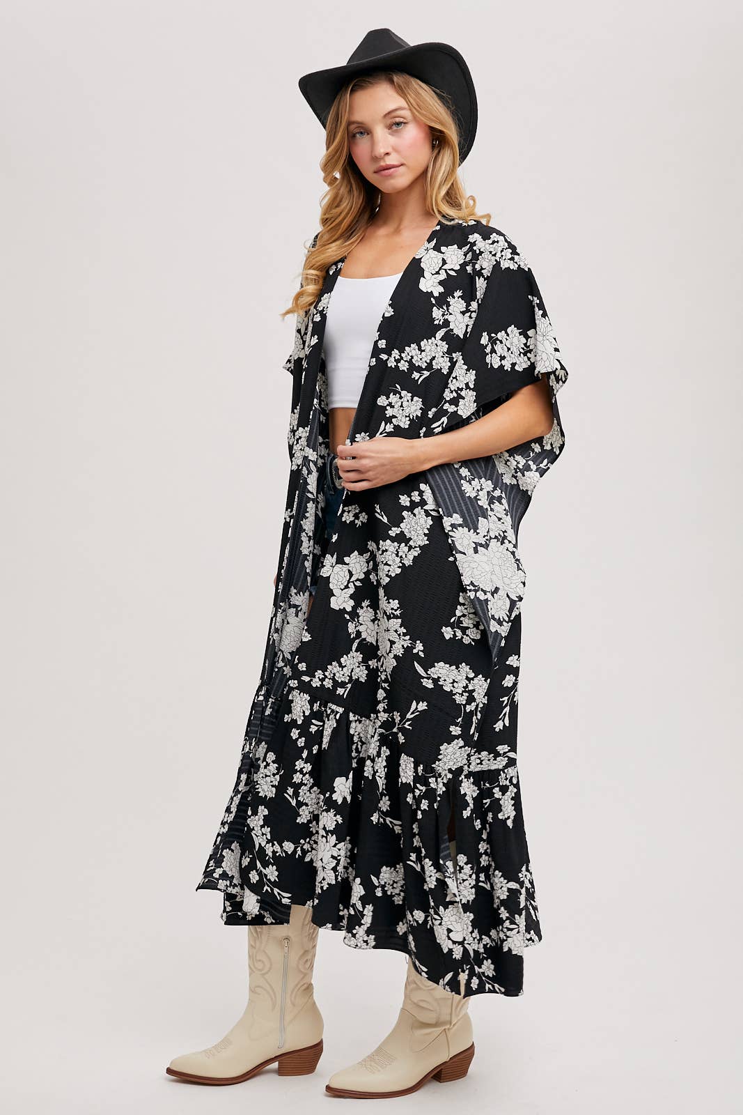 FLORAL BLK AND WHITE KIMONO