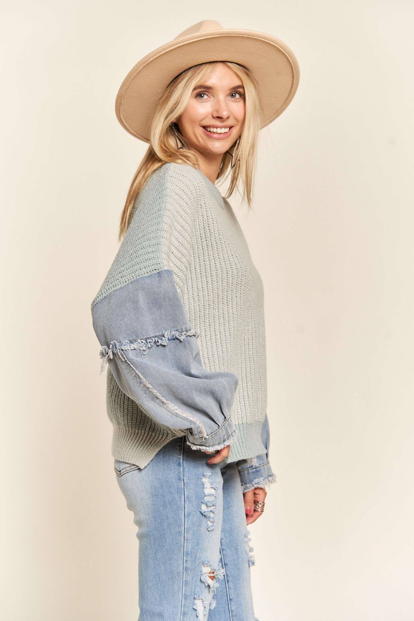 FRAYED DENIM SLEEVE SWEATER