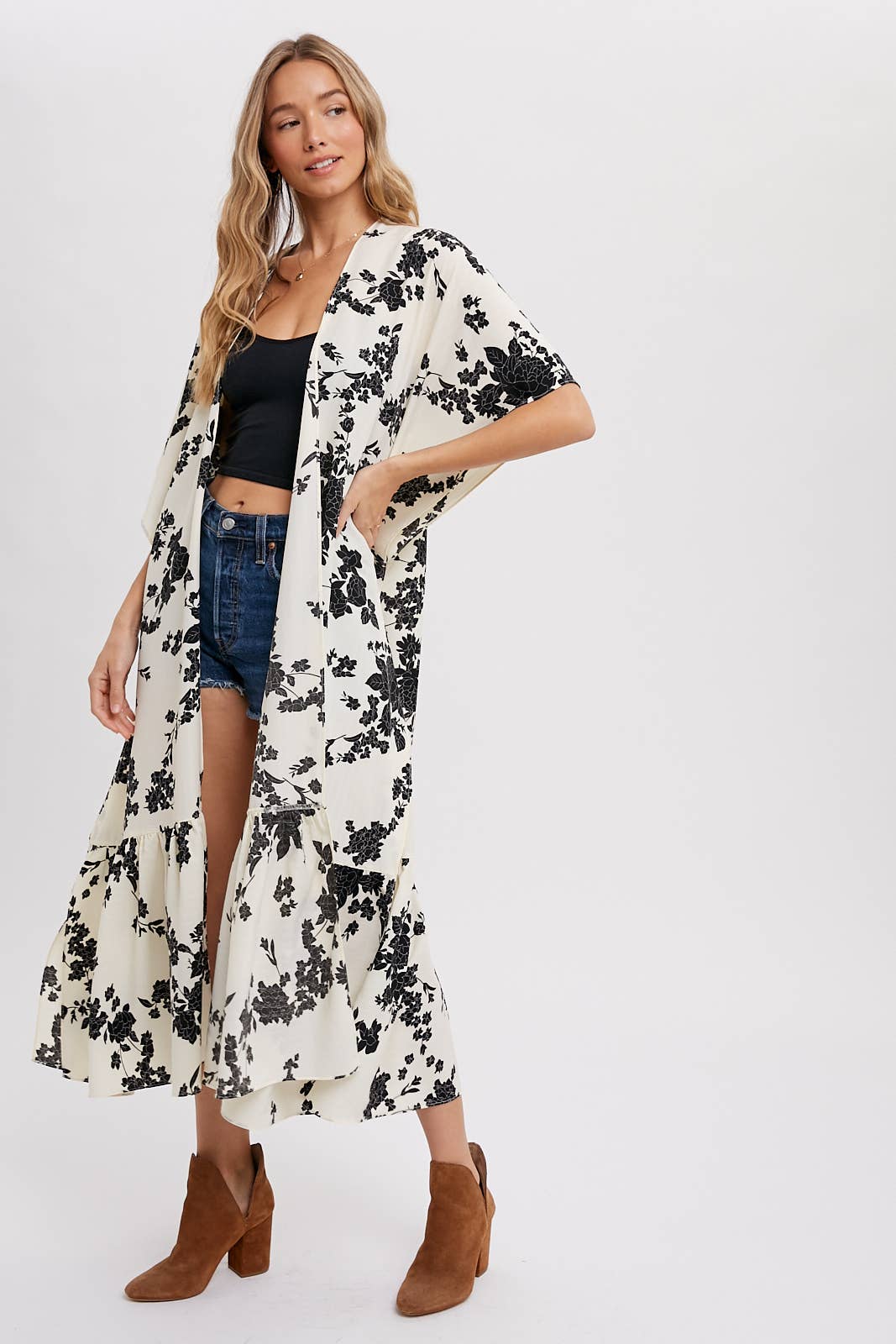 FLORAL BLK AND WHITE KIMONO