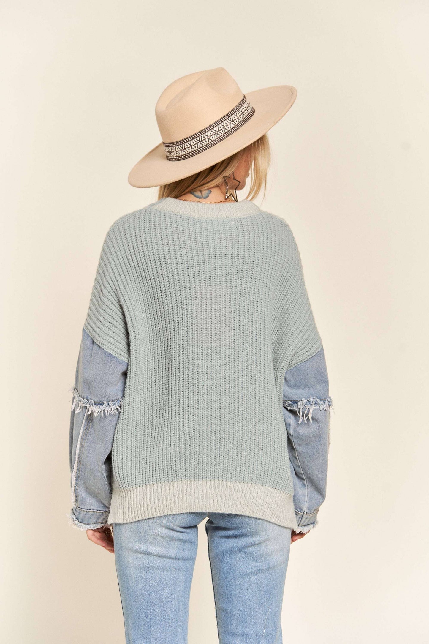 FRAYED DENIM SLEEVE SWEATER