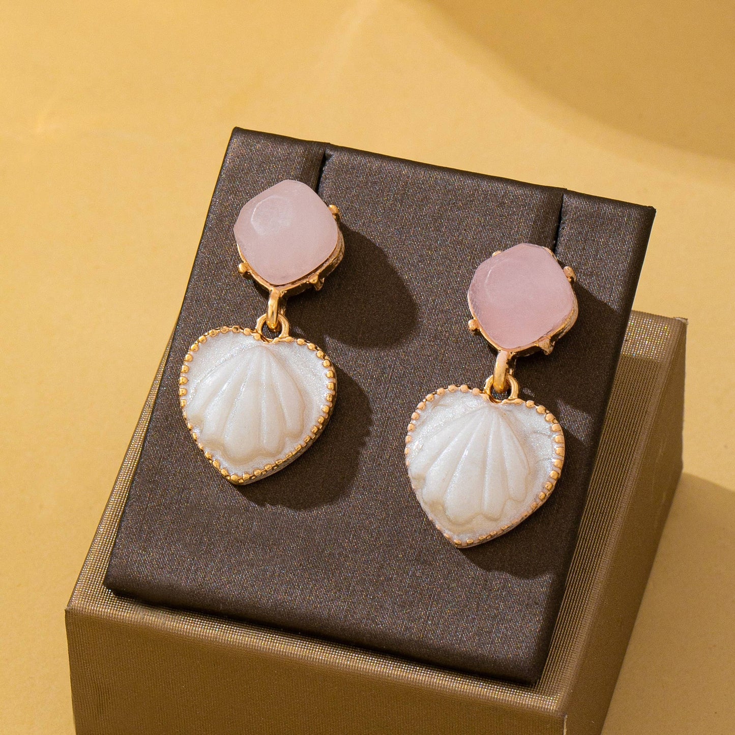 Coquette Seashell Embossed Heart Dangle Earrings