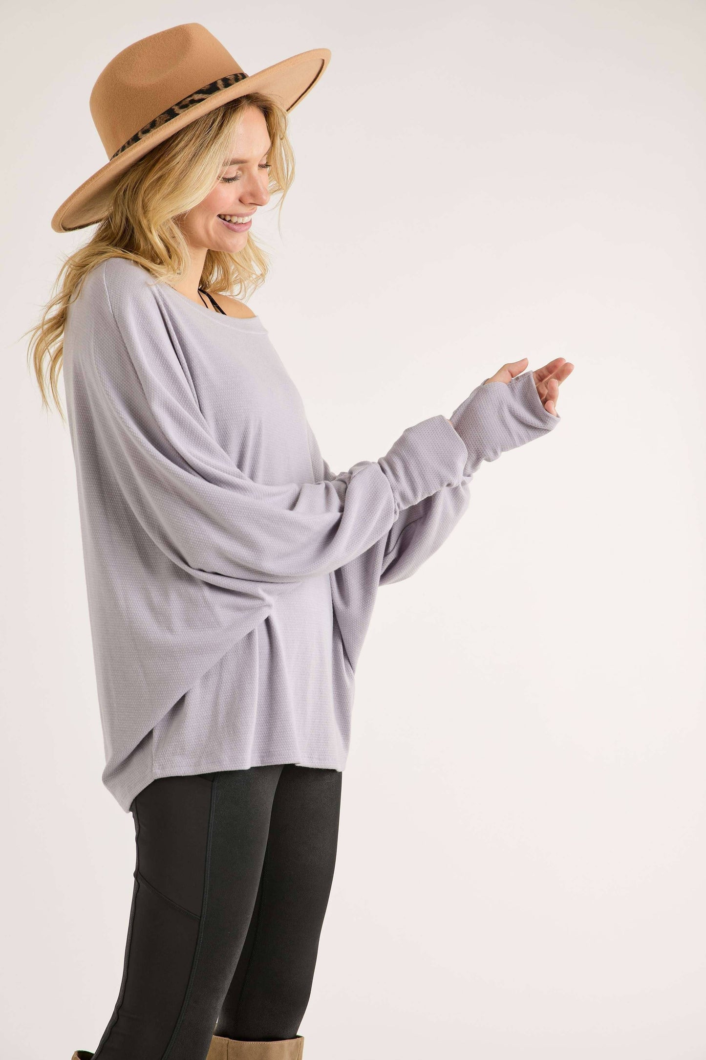 THUMBHOLE SLEEVE KNIT TUNIC TOP
