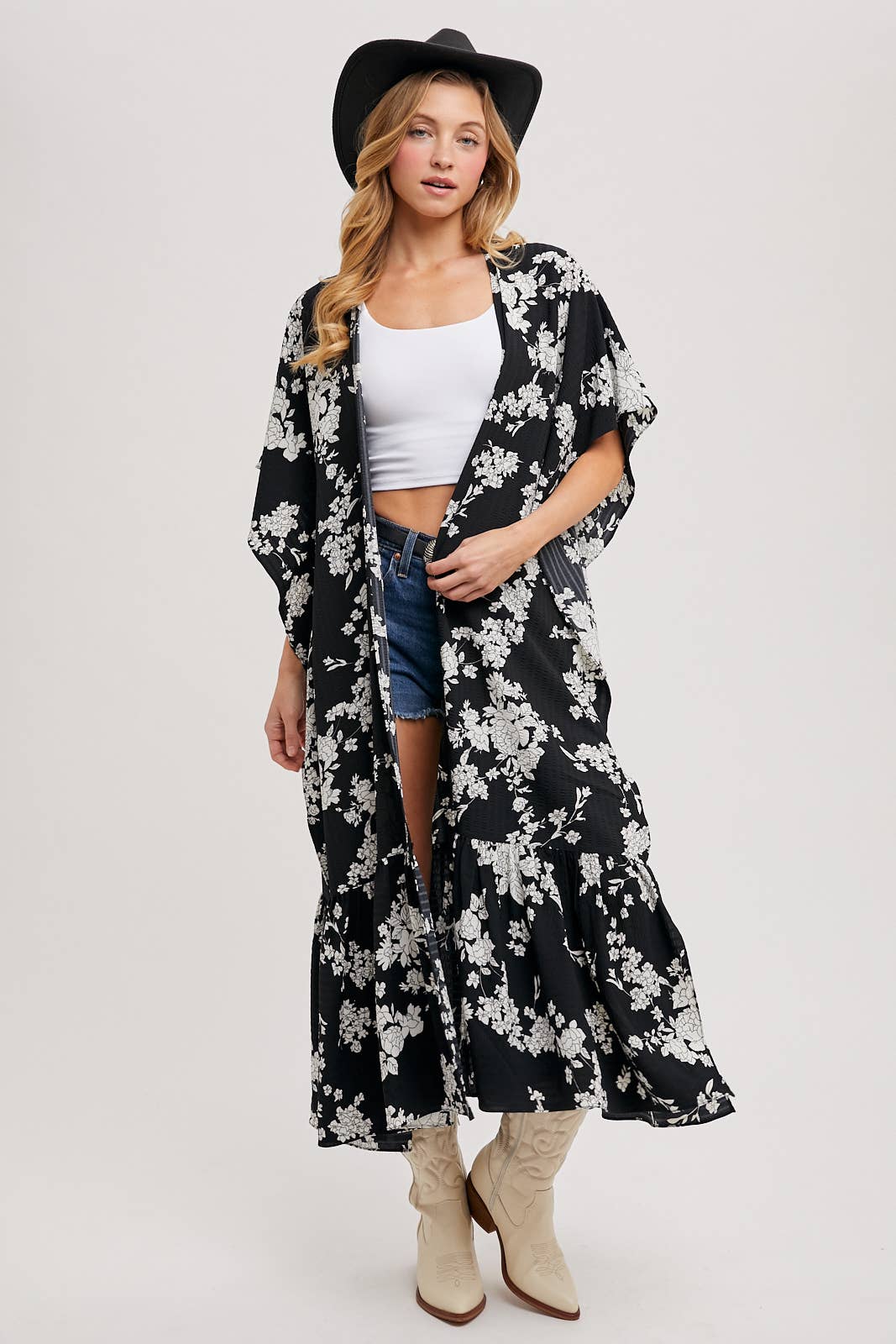 FLORAL BLK AND WHITE KIMONO