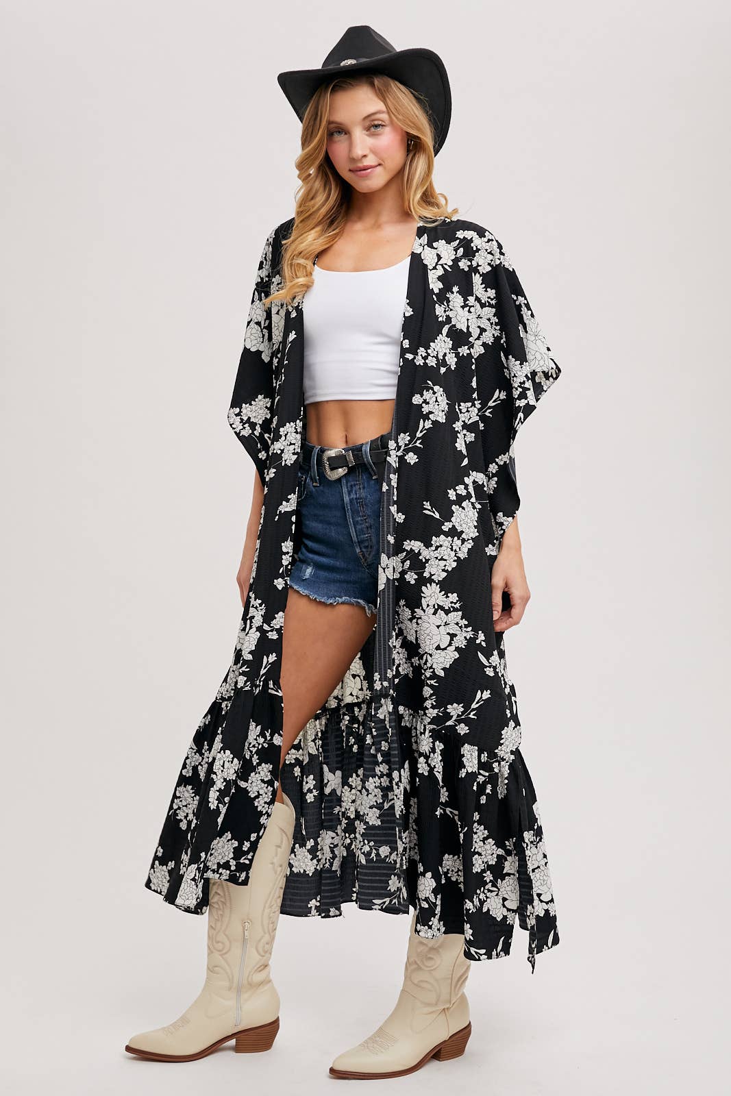 FLORAL BLK AND WHITE KIMONO