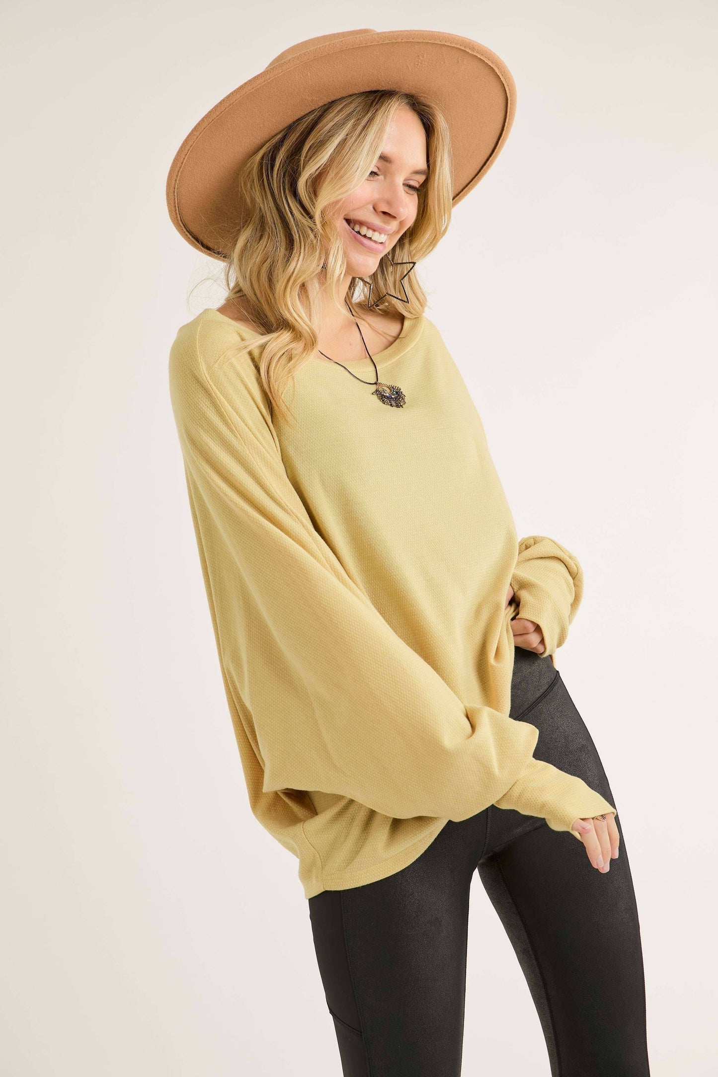 THUMBHOLE SLEEVE KNIT TUNIC TOP