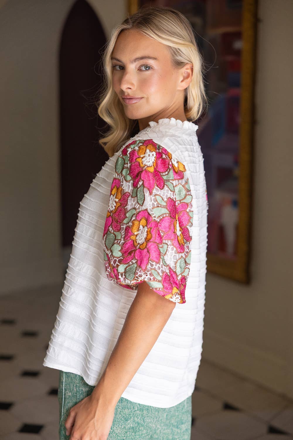 White Floral Short Bubble Sleeve Top