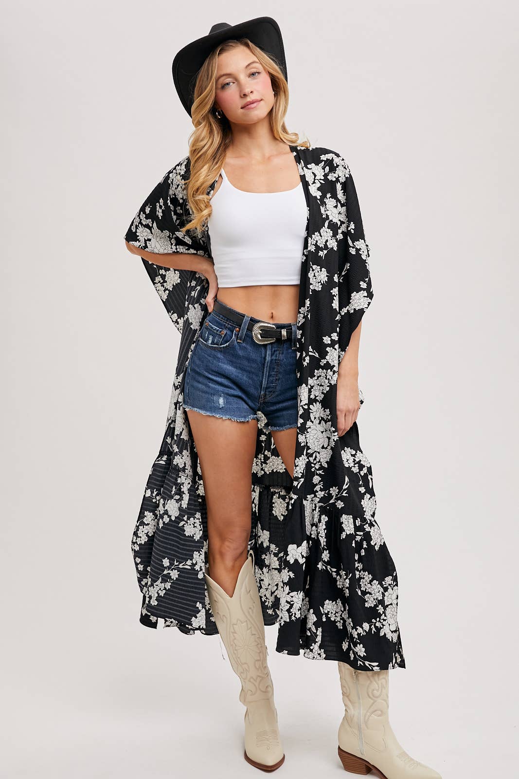 FLORAL BLK AND WHITE KIMONO