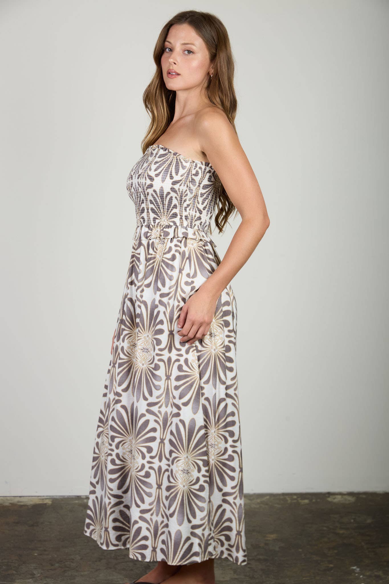 STRAPLESS SMOCKED MIDI SUNDRESS