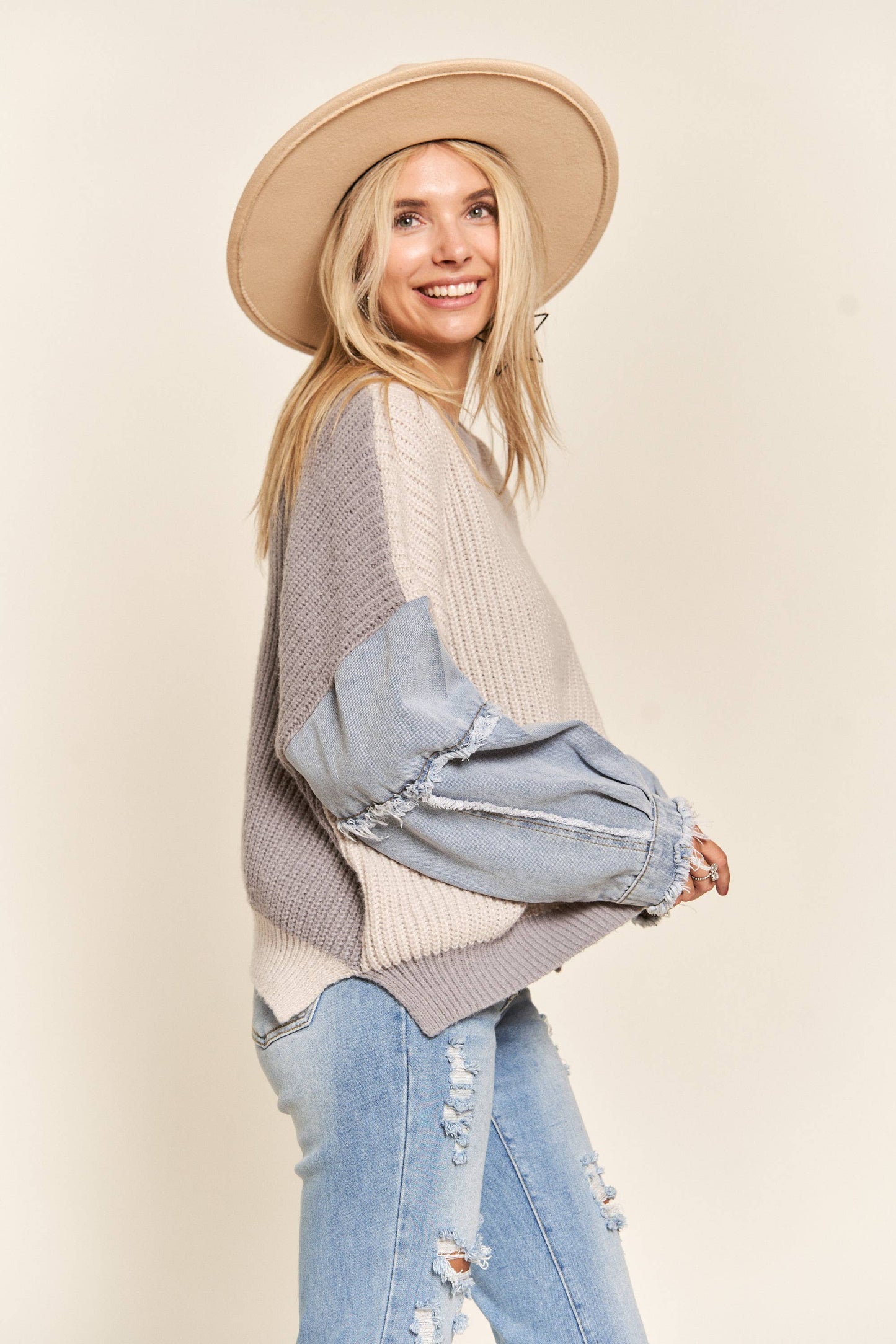 FRAYED DENIM SLEEVE SWEATER